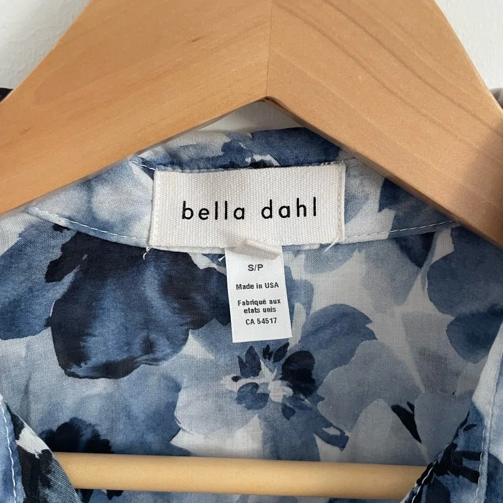 Bella Dahl Floral Blue Women's Top - Picture 2 of 3